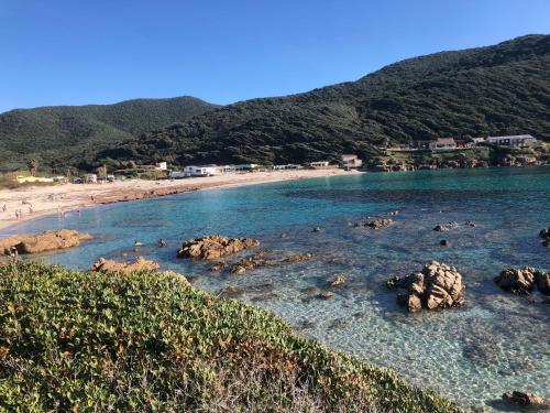 Flat with panoramic view of the Gulf of Ajaccio.