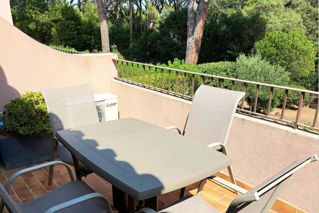 Appartement Flat with SWIMMING POOL at 200m from the BEACH 6 avenue du souvenir français - la croisette - Résidence le Thalassa 83120 Sainte-Maxime