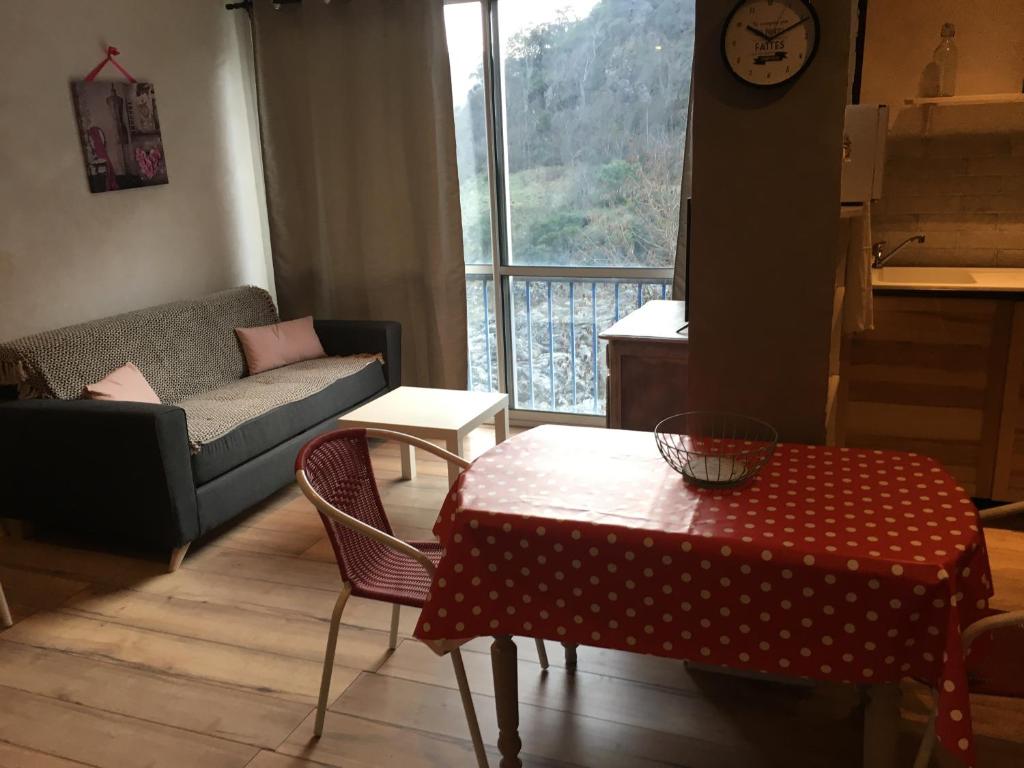 Appartement fleur de lune 73 Faubourg d'Antraigues 07600 Vals-les-Bains