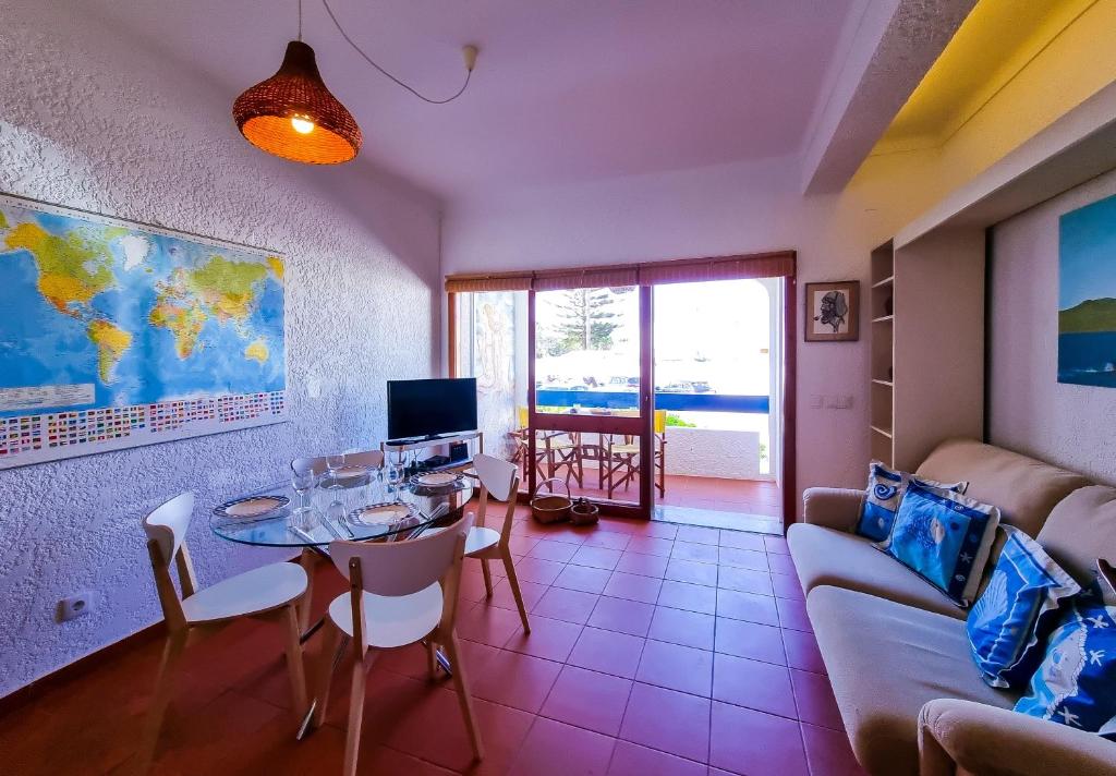 FLH Albufeira Summer Flat with Balcony Rua Ouramar Bloco 1 Lote 4, 8200-282 Albufeira