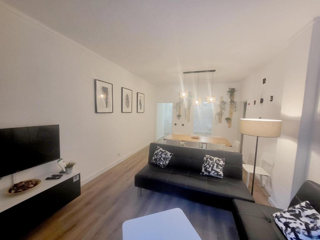 Appartement FLH Albufeira Wood Flat with Balcony & Private Parking 42 Avenida da Liberdade 8200-002 Albufeira