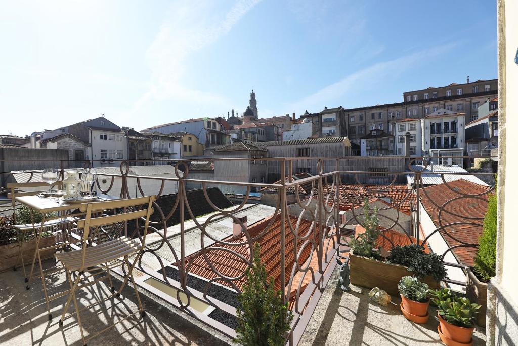 FLH Almada Cozy Apartment with View 55 Rua do Almada, 4050-036 Porto