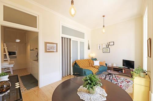 FLH Almada Cozy Apartment with View