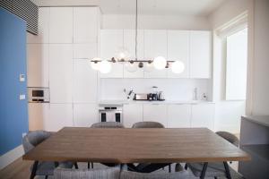 FLH Augusta's Arch Design Apartment