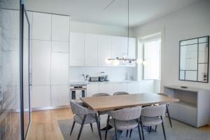 FLH Augusta's Arch Design Apartment