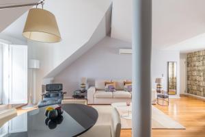 FLH Baixa-Chiado Library Loft