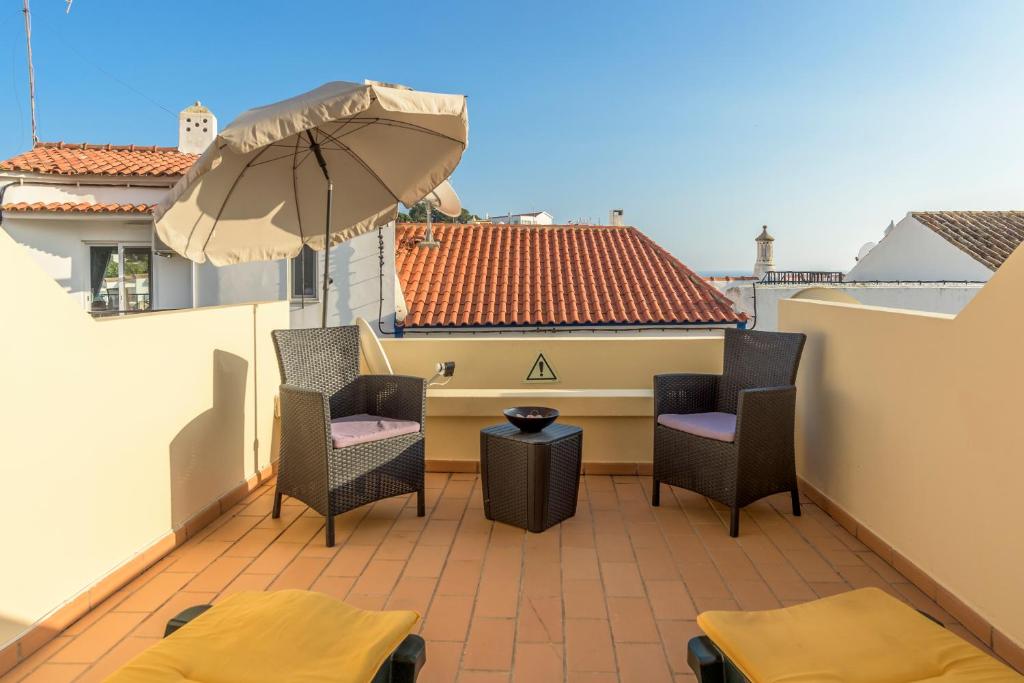 Appartement FLH Carvoeiro Beach Place with Terrace 46 Rua do Casino 8400-515 Carvoeiro