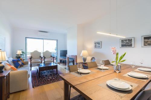 FLH Cascais Balcony Apartment with Pool