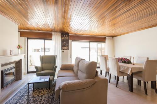FLH Cascais Rooftop Apartment