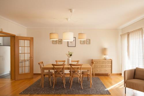 FLH Cascais Wooden Spacious Apartment