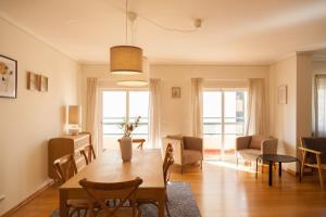 FLH Cascais Wooden Spacious Apartment