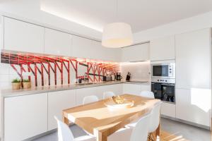 FLH Chiado Sunny Apartment