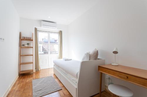 FLH Downtown Central Flat with Balcony