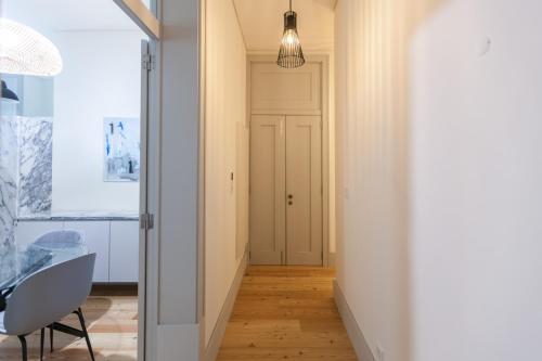FLH Downtown Marble Apartment