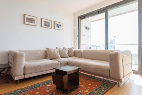 FLH Expo Flat with View