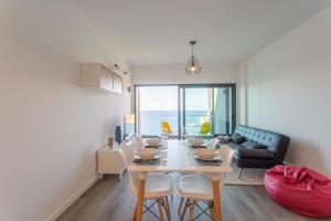 FLH Fantastic Ocean View with Balcony
