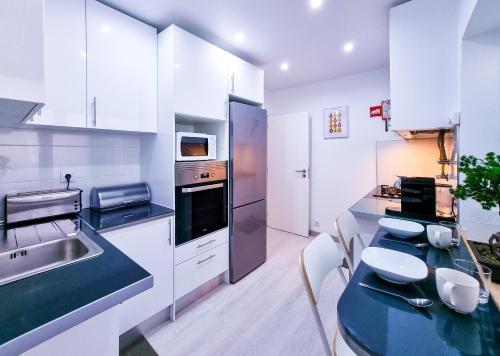 FLH Faro Spacious Flat with Balcony