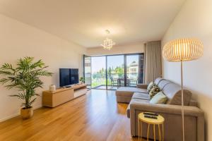 FLH Funchal Balcony Flat with Pool