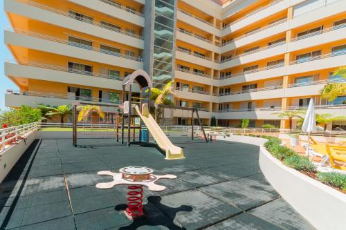 FLH Funchal Green Park Apartment with Pool