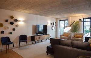 FLH Intendente Blue Flat with Balcony