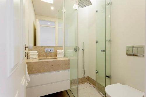 FLH Mouraria Art Apartment with Pool