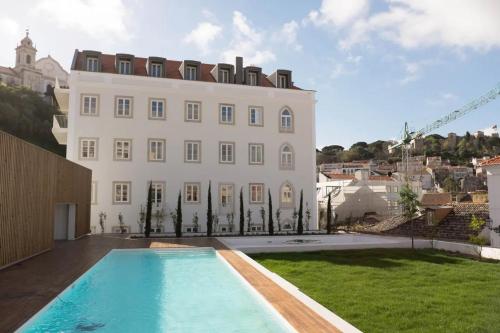 FLH Mouraria Art Apartment with Pool