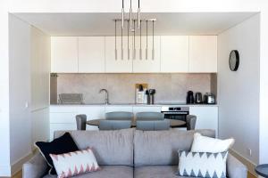 FLH Mouraria Art Apartment with Pool