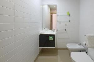 FLH Porto City Apartment with Balcony