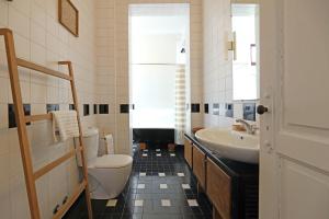 FLH Porto Classic Apartment with Parking