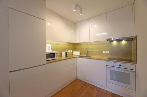 FLH Porto Lovely Flat with Balcony