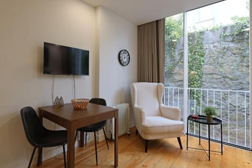 FLH Porto Santa Catarina Simplistic Studio