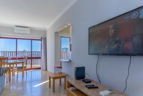 FLH Praia Mar Marine Flat with Pool