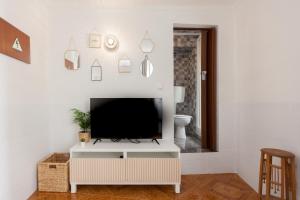 FLH Typical Alfama Apartment