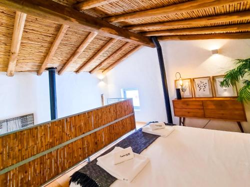 FLH Vale Judeu Rustic Mezzanine Cottage II