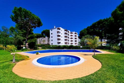 FLH Vilamoura Balcony with Pool