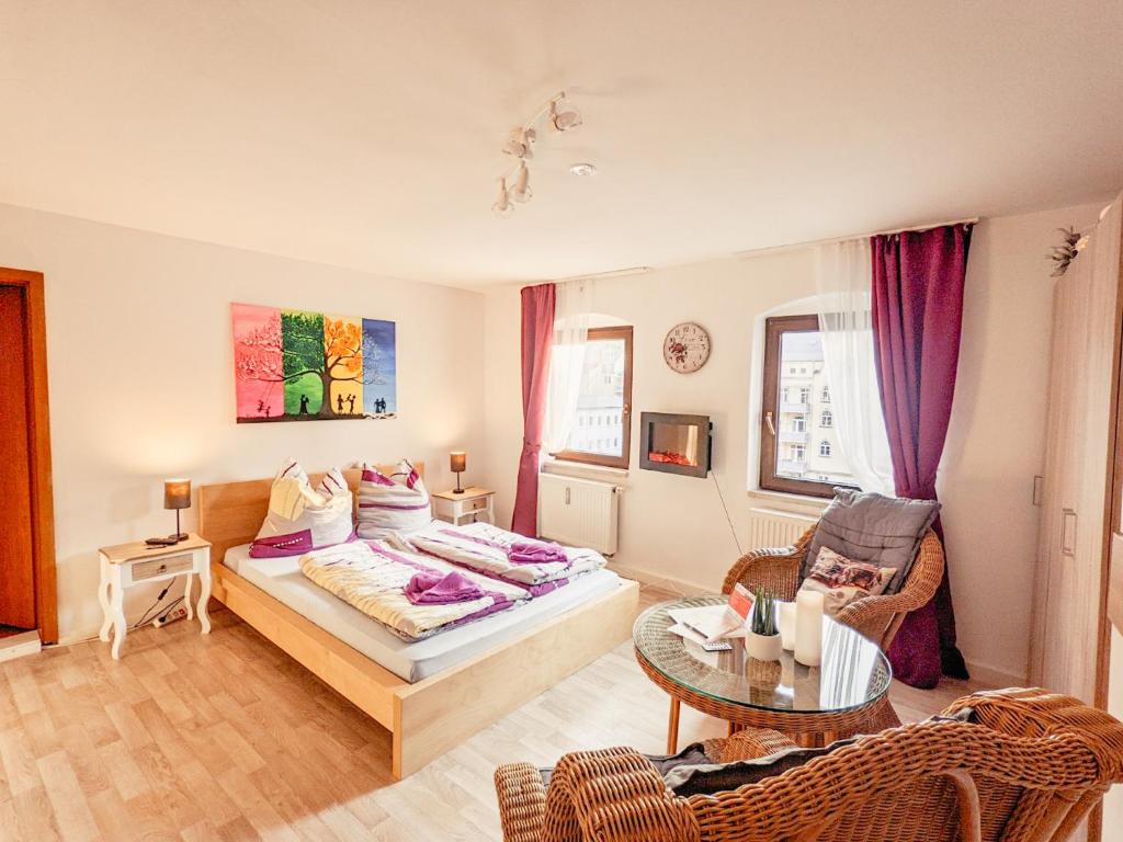 Flussblickwohnung mit Terrasse, Pool, Garten&Sauna - Zi2 26 Hertigswalder Straße, 01855 Sebnitz