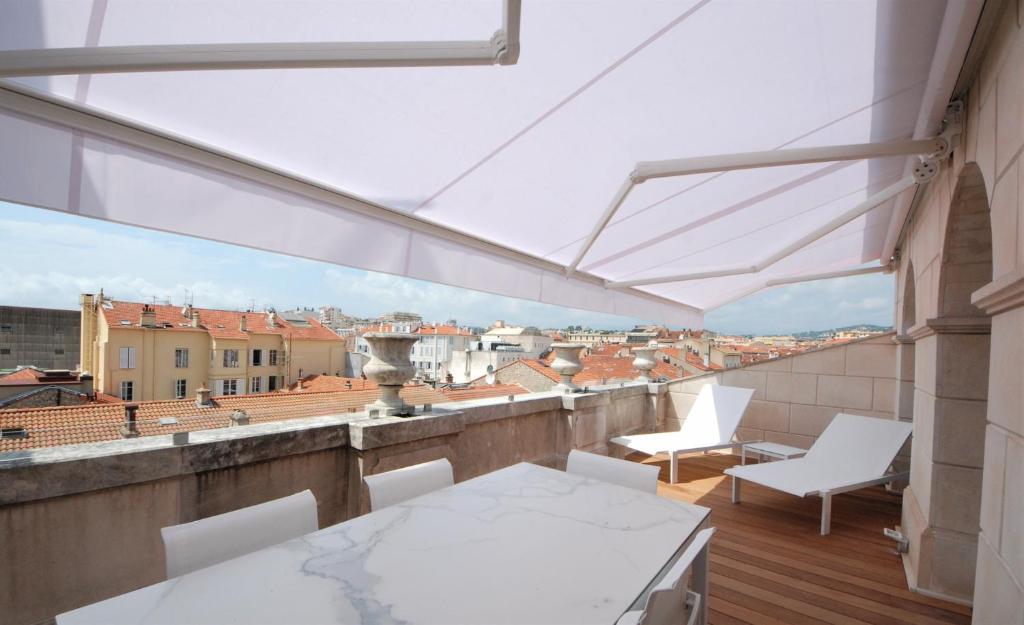 Appartement FOCH Bright prestigious apartment in Cannes ! 5ème étage 4 Rue du Maréchal Foch 06400 Cannes