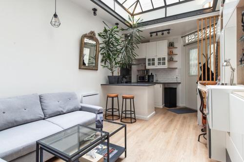 Former art studio under glass roof in Strasbourg St-Denis Paris Welkeys
