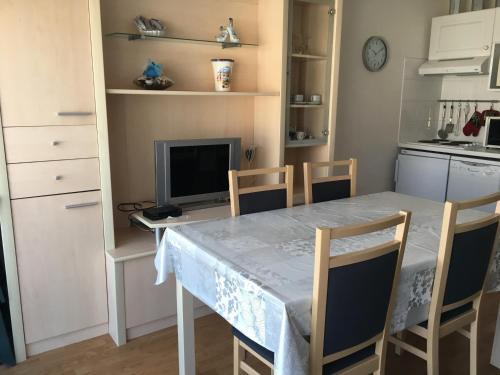 Appartement Appartement Fort-Mahon-Plage, 2 pièces, 4 personnes - FR-1-482-6 200 Boulevard maritime Sud Fort-Mahon-Plage