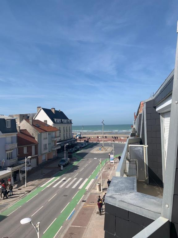 Fort-Mahon Plage : Superbe appartement vue mer 1392 Avenue de la Plage Le Sandettie 2 App 233, 80120 Fort-Mahon-Plage