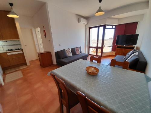 Fortaleza 1BDR Apartment W/Balcony by LovelyStay