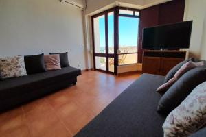 Fortaleza 1BDR Apartment W/Balcony by LovelyStay
