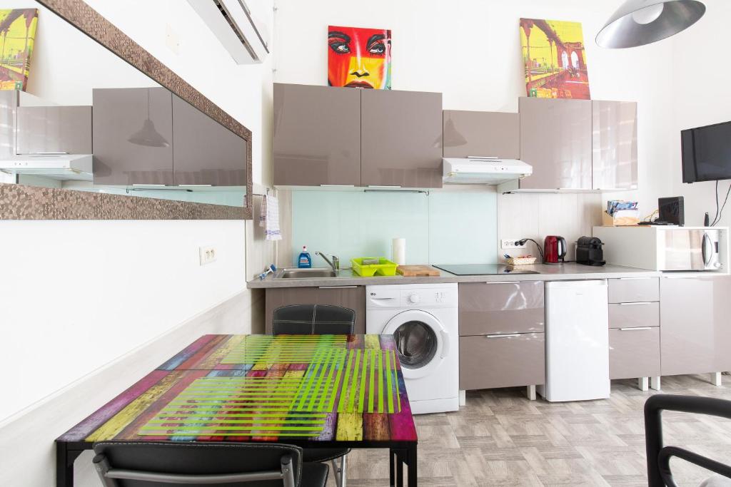 Forville 12 Rue Forville, 06400 Cannes