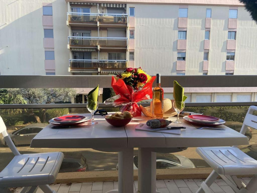 Appartement Appartement Fréjus, 1 pièce, 2 personnes - FR-1-226A-356 Appartement NÂ°104 Entree A 1Ier Etage - 295 Rue Noel Garnier -, 83600 Fréjus