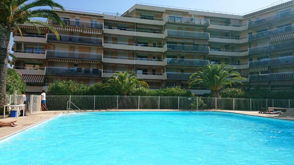 Appartement Frejus Plage, Appartement entier , piscine,parking,plage à 200m 1376 Avenue de Provence 83600 Fréjus