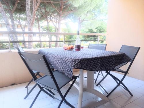 Frejus Plage, Appartement entier , piscine,parking,plage à 200m