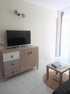 Frejus Plage, Appartement entier , piscine,parking,plage à 200m
