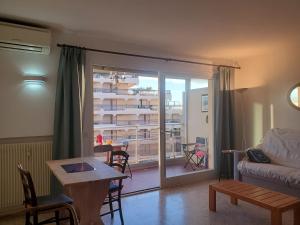 FREJUS PLAGE LE Mediterranee 2 T2 50m2 climatise
