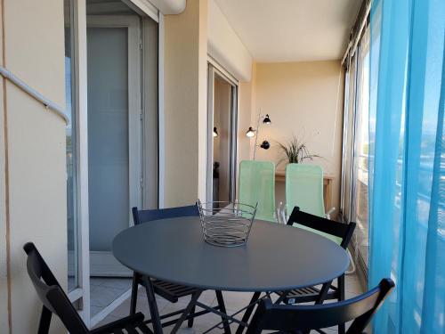 FREJUS PLAGE T1 26m2 avec balcon vue mer