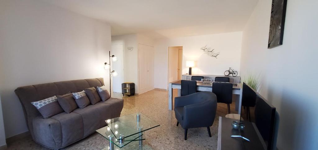 Appartement Frejus Plage T1 35m2, climatise, 2 personnes, d'Alger, 681 83600 Fréjus